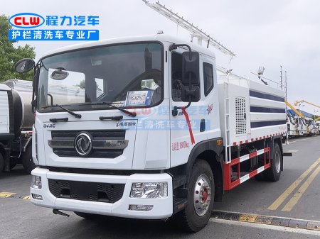 東風(fēng)D9光伏板清洗車